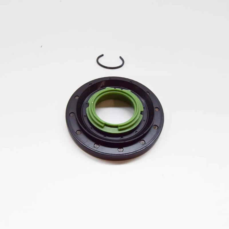 NEW GENUINE REAR AXLE SHAFT DIFFERENTIAL OIL SEAL WITH LOCK RING FOR BMW 1 F20 2 3 5 7 Series X5 X6 420i 420d 530e 33108860346